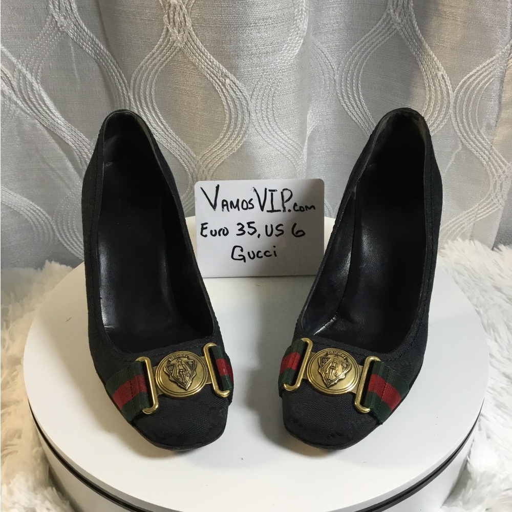 Gucci Black Pumps with Red and Green Web and Gold Horsebit Emblem